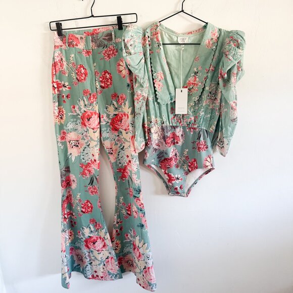 NWT Hemant & Nandita Olivia Blue Floral Bodysuit Blouse and Flare Pant Set S - Picture 2 of 7